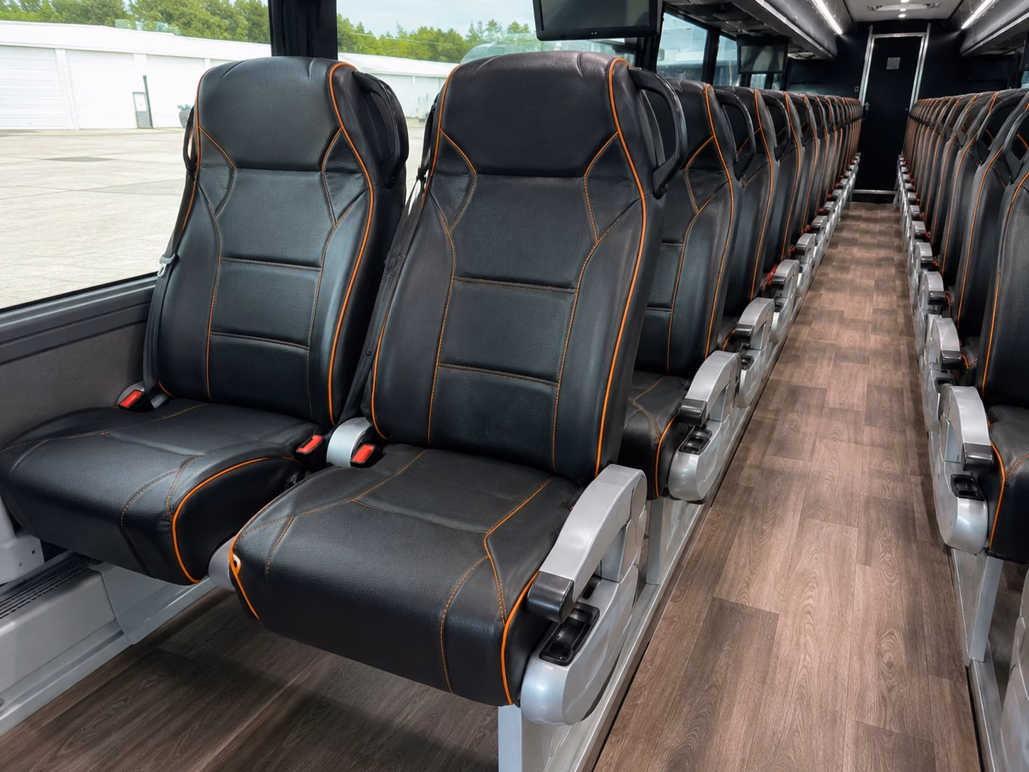 charter buses in lexington handle large prom groups without the stress